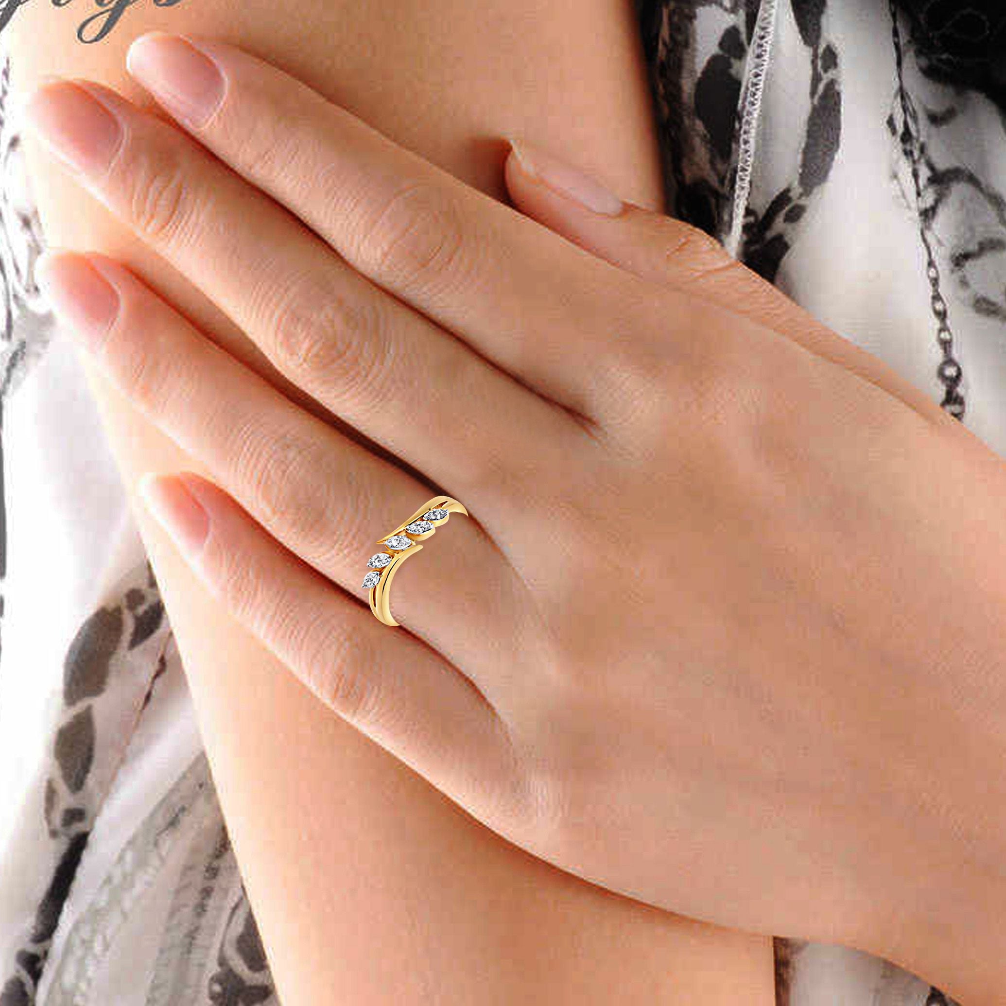 Pentad Pretty Petals Sparkling Jewelry Band