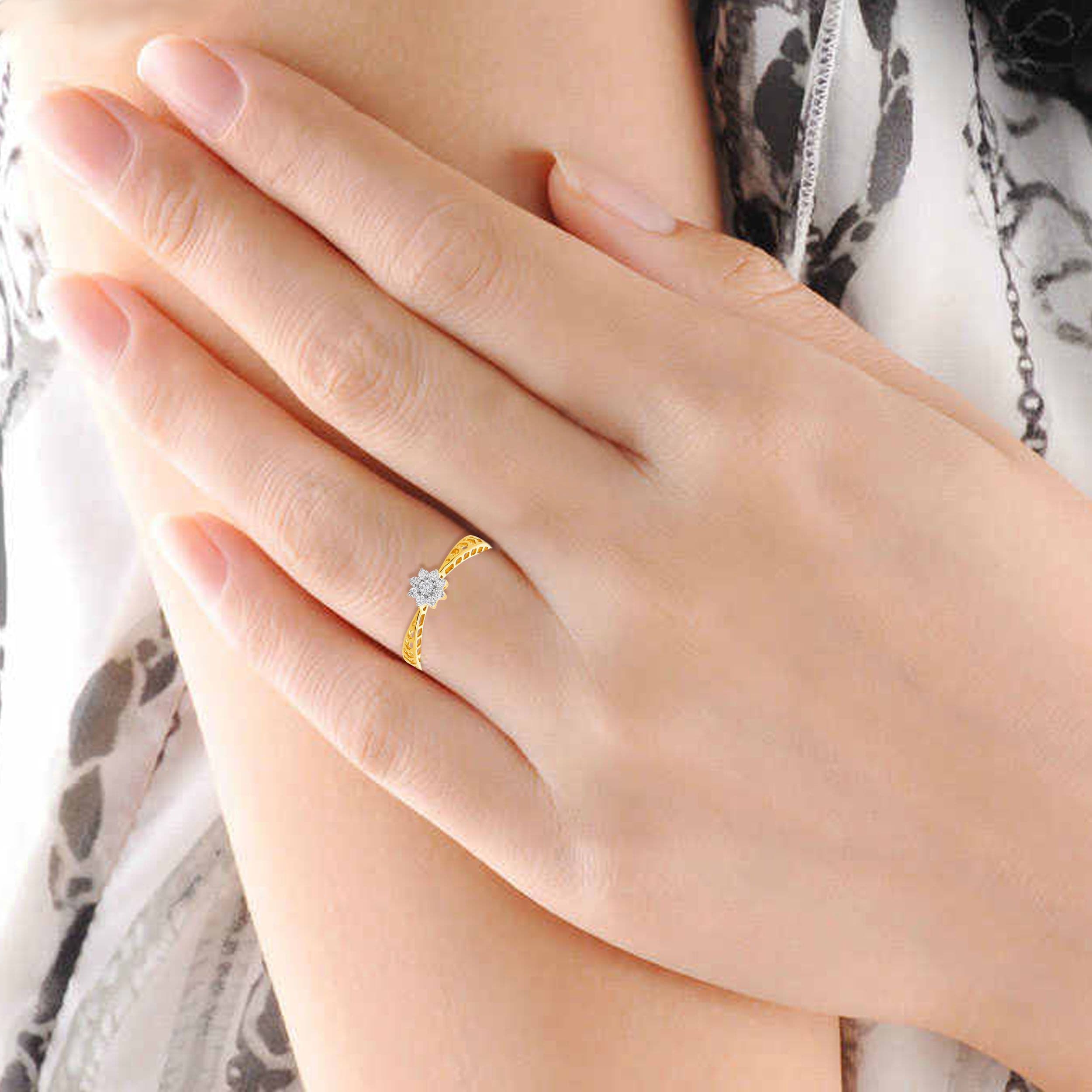 Gift Senco's Pentad Petals & Heart Leaf Gold Rings