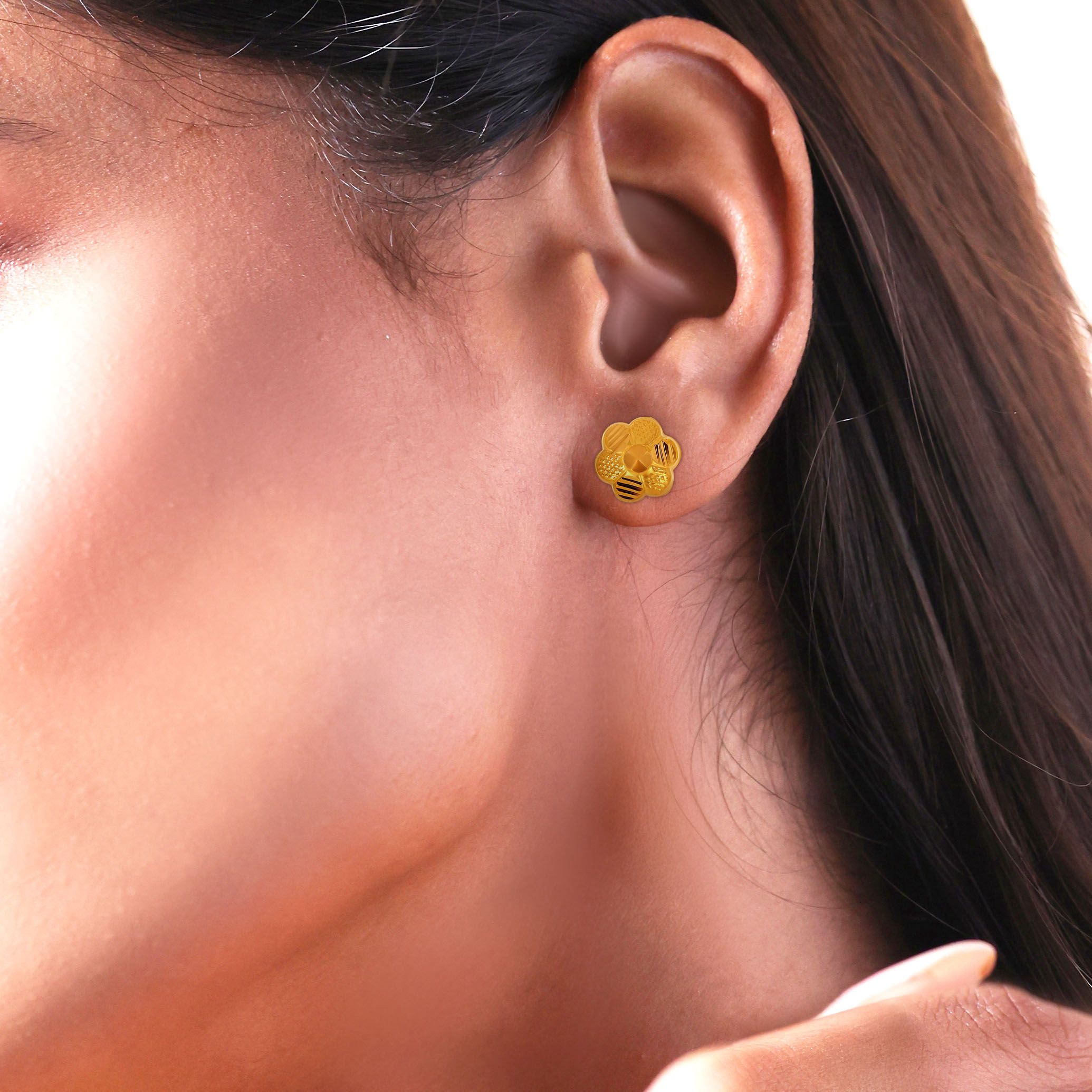 Discover Blooming Gold Studs: A Fresh Floral Jewelry Delight
